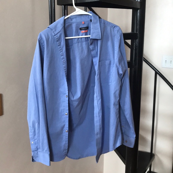 American Eagle Vneck and button up collared shirts - Picture 5 of 6